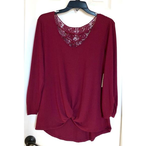 NO BOUNDARIES - NWT - L Sz XL Cage Neck/Lace Medallion Back Top/Red Pomegranate - Picture 4 of 16